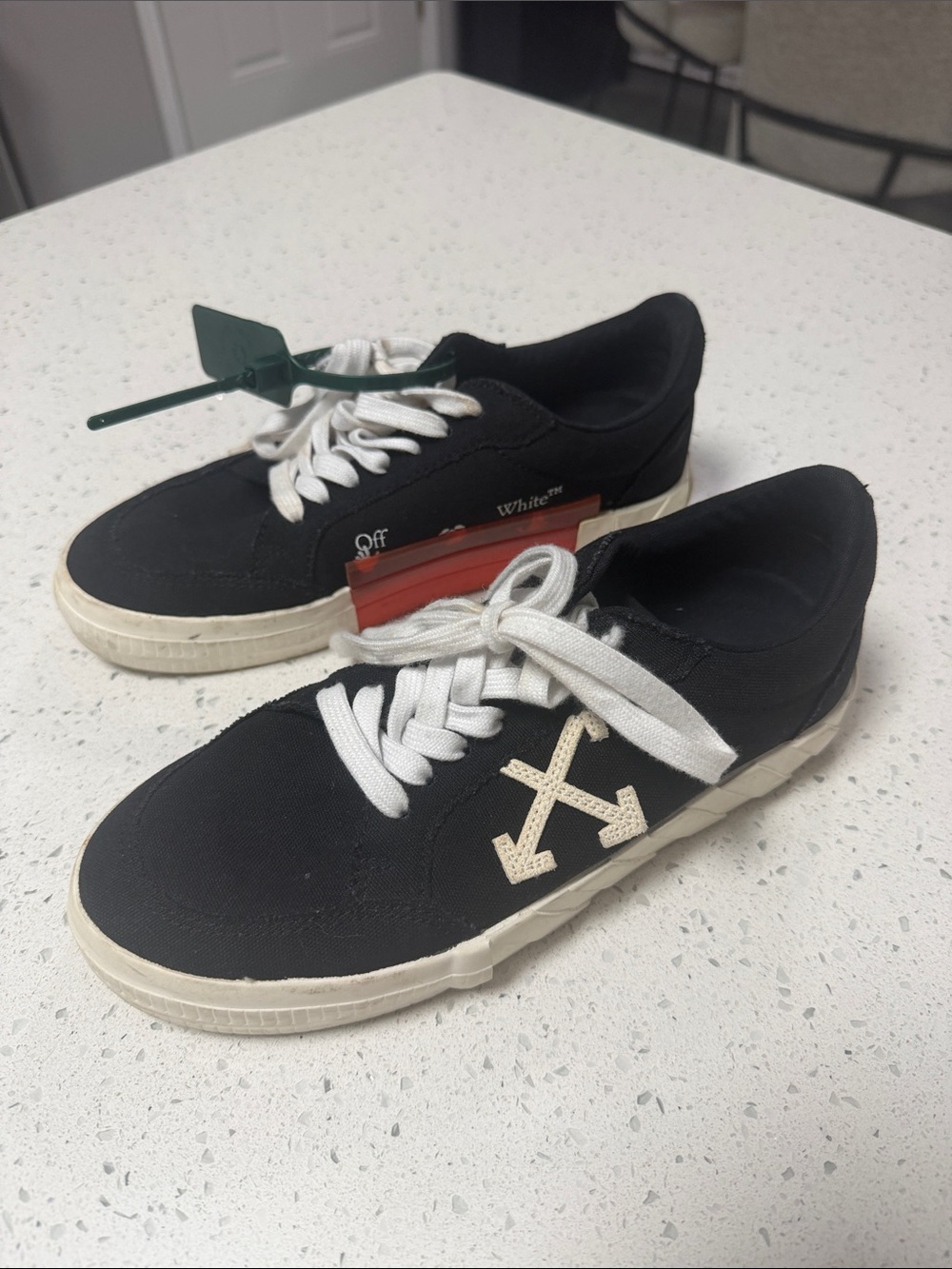 Off-White Black Canvas Low-Top Sneakers with Cream Arrow